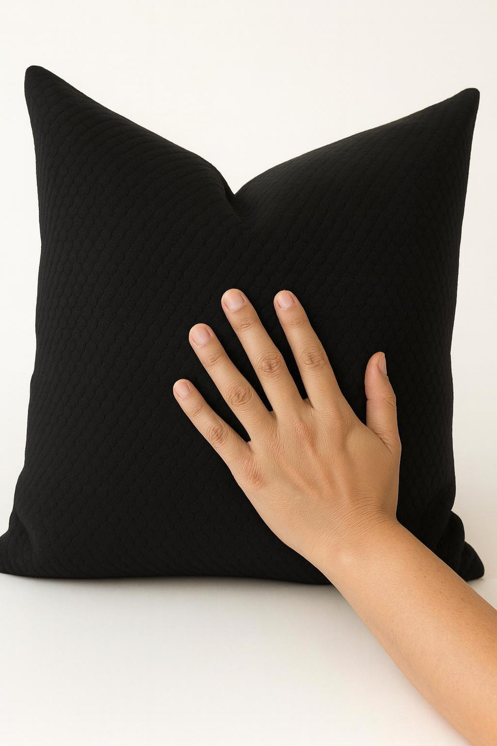 Cojin decorativo Cross Black